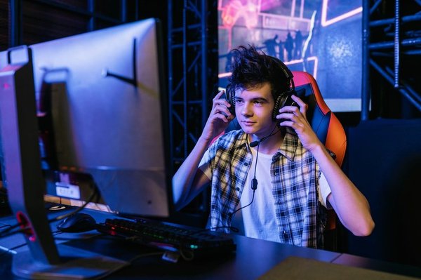 E-sports: the rapid rise of a digital phenomenon